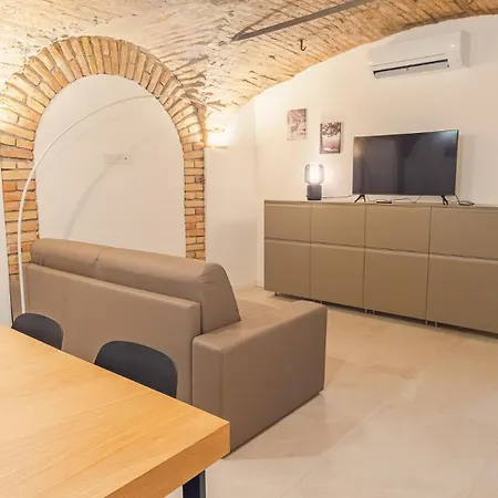Da Silvana In Piazza Duomo - Italian Homing Appartement *