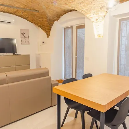 Appartement Da Silvana In Piazza Duomo - Italian Homing Desenzano del Garda